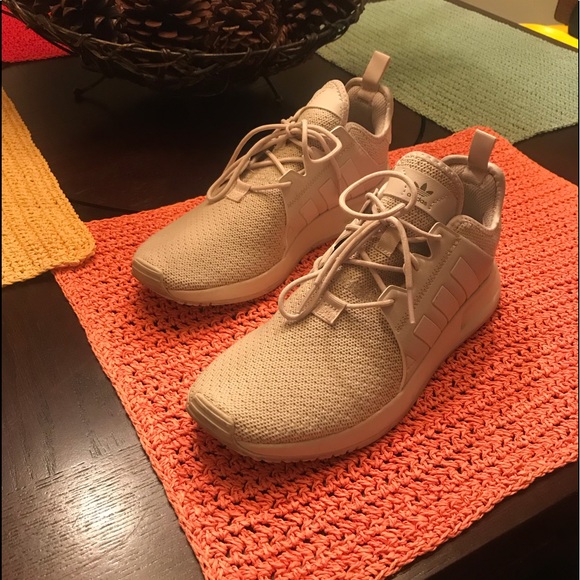 adidas Shoes - EXCELLENT CONDITION ADIDAS